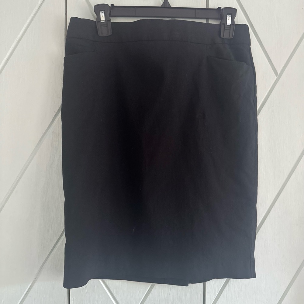 Express Design Studio Skirt. Black. Size 10